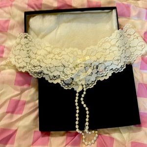 Lux lingerie thong pearl white with 2 bows and lace pantless thong